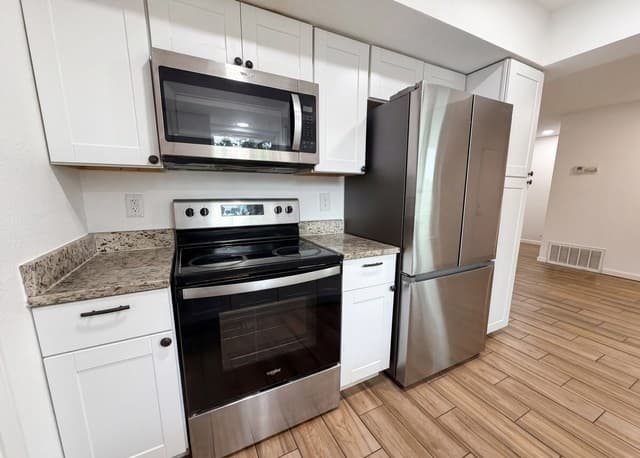 4-bedroom rental at 3702 Autumn Ln in San Antonio, TX — photo 2