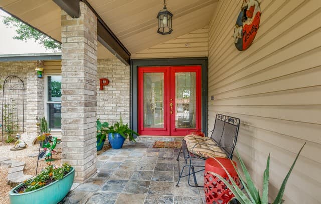 3-bedroom rental at 8310 Babe Ruth in San Antonio, TX — photo 2