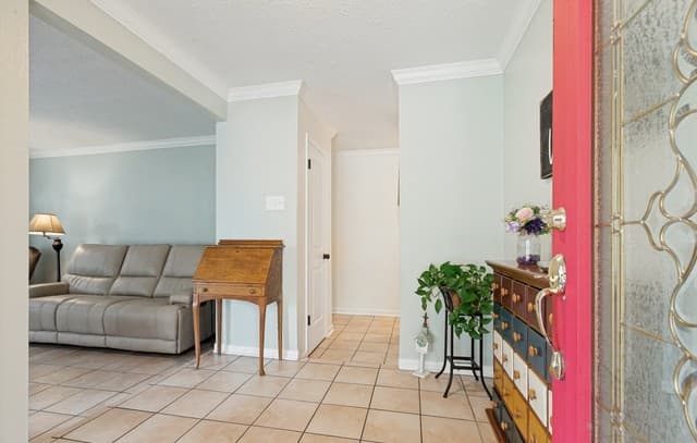 3-bedroom rental at 8310 Babe Ruth in San Antonio, TX — photo 3