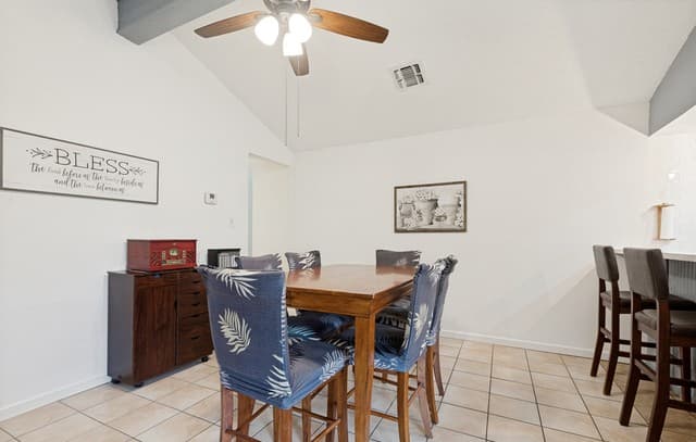 3-bedroom rental at 8310 Babe Ruth in San Antonio, TX — photo 5