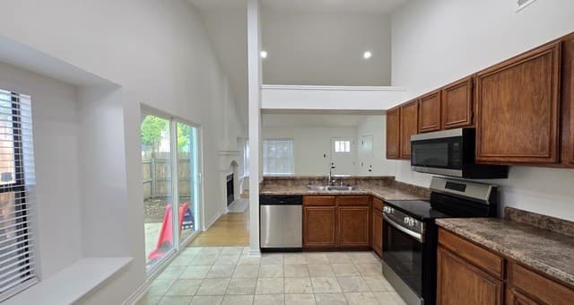 3-bedroom rental at 7339 Bluestone in San Antonio, TX — photo 3