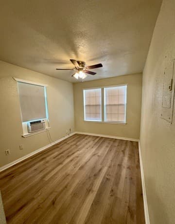 2-bedroom rental at 226 E Malone Ave in San Antonio, TX — photo 4