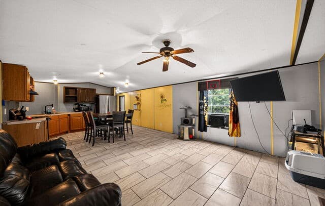 3-bedroom rental at 4434 Tiera in Von Ormy, TX — photo 4