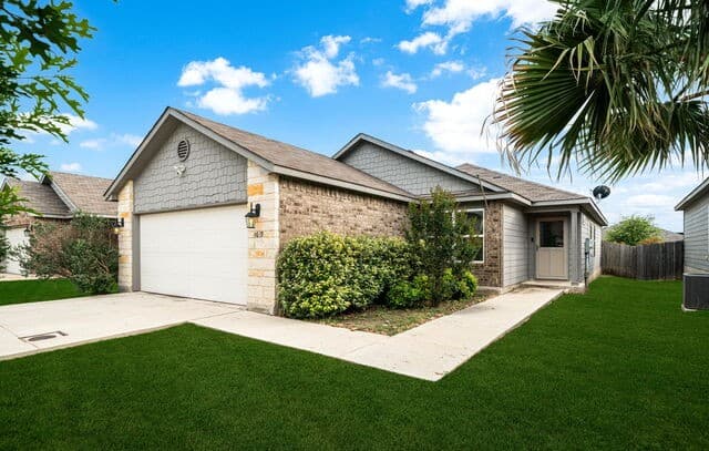 3-bedroom rental at 4619 Heathers Cross in St Hedwig, TX — photo 3
