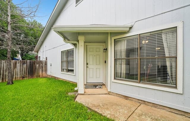 4-bedroom rental at 3239 Coral Grove Dr in San Antonio, TX — photo 3