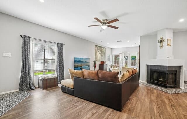4-bedroom rental at 3239 Coral Grove Dr in San Antonio, TX — photo 5
