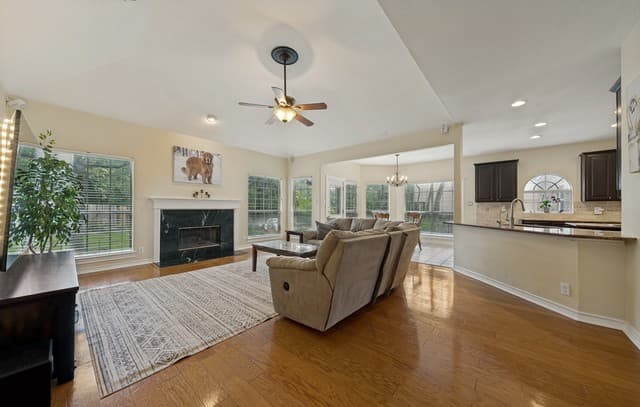 4-bedroom rental at 6 Rossridge in San Antonio, TX — photo 4