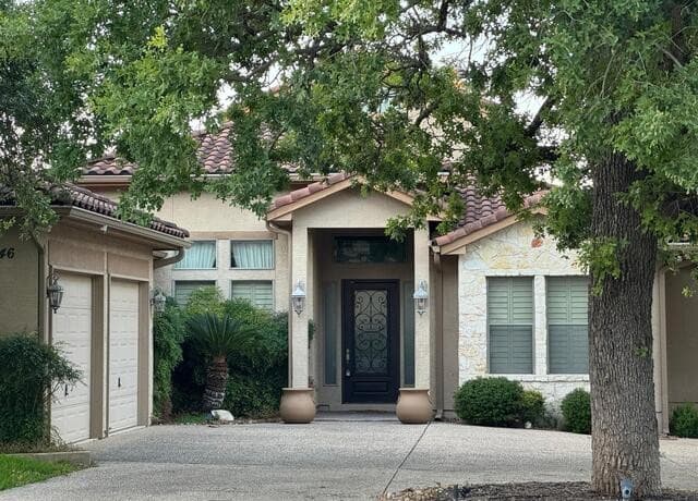 4-bedroom rental at 25346 Estancia Cir in San Antonio, TX — photo 2