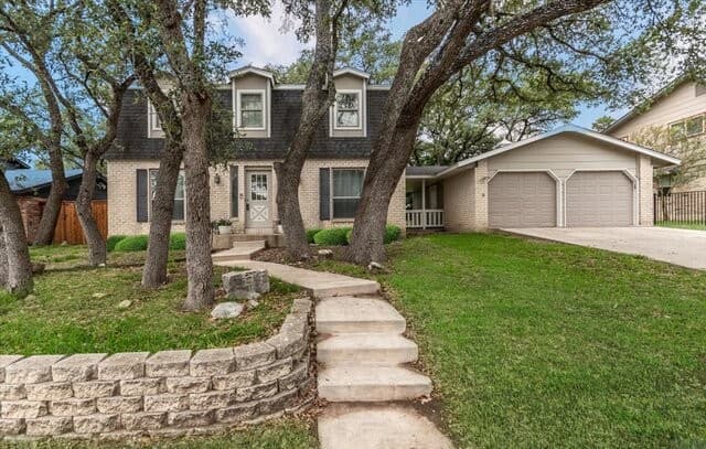 3-bedroom rental at 2114 Oak Wild St in San Antonio, TX — photo 2