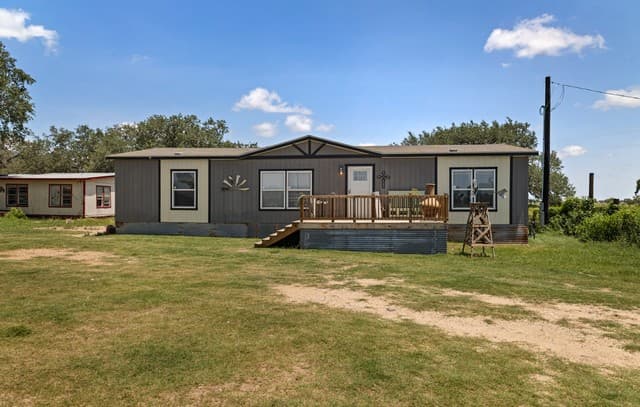 3-bedroom rental at 490 Hernandez Rd in Poteet, TX — photo 1