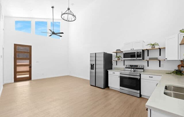 2-bedroom rental at 327 Gem Ln in San Antonio, TX — photo 3