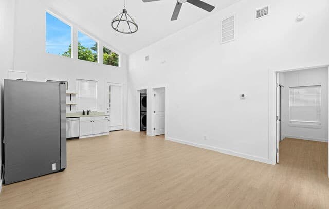 2-bedroom rental at 327 Gem Ln in San Antonio, TX — photo 4