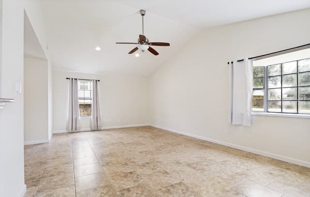 2-bedroom rental at 603 Oak Park Dr Unit 603 in Boerne, TX — photo 3
