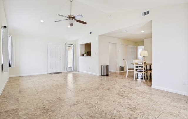 2-bedroom rental at 603 Oak Park Dr Unit 603 in Boerne, TX — photo 4