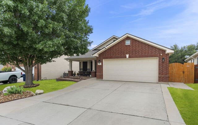3-bedroom rental at 9507 Braun Shore in San Antonio, TX — photo 4