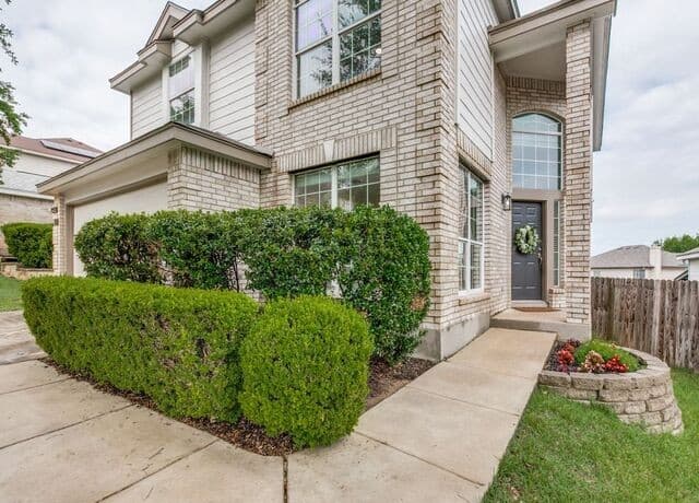 3-bedroom rental at 447 Tiger Hls in San Antonio, TX — photo 1