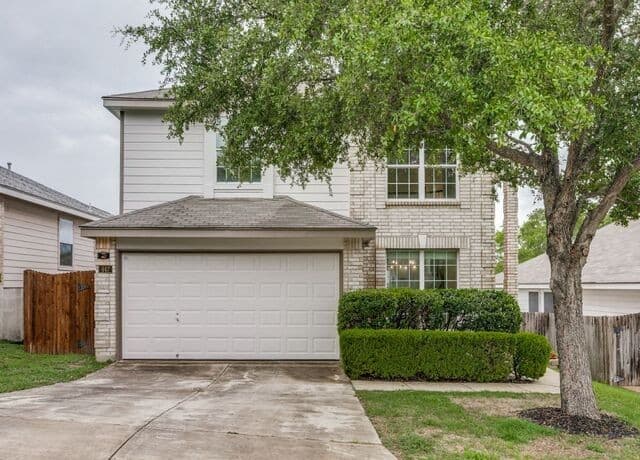 3-bedroom rental at 447 Tiger Hls in San Antonio, TX — photo 3