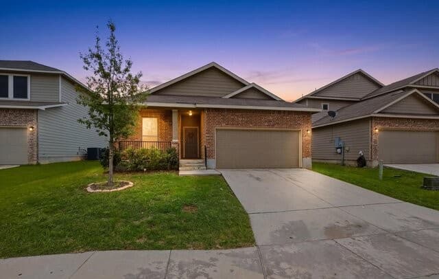 4-bedroom rental at 4606 Acclaim Ct in San Antonio, TX — photo 1
