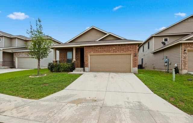 4-bedroom rental at 4606 Acclaim Ct in San Antonio, TX — photo 4