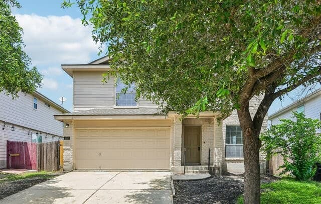 4-bedroom rental at 6947 Cutting Crk in San Antonio, TX — photo 1