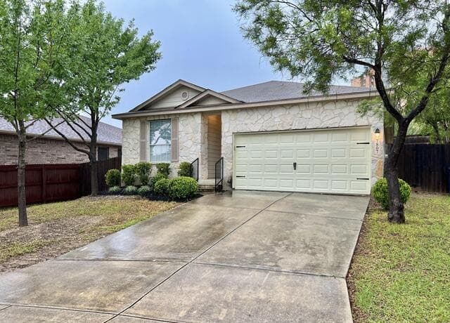 3-bedroom rental at 7807 Liberty in San Antonio, TX — photo 2