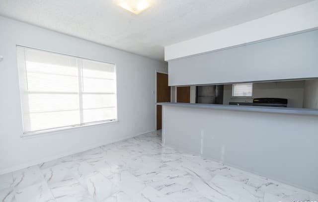 3-bedroom rental at 4507 Howard St in San Antonio, TX — photo 4