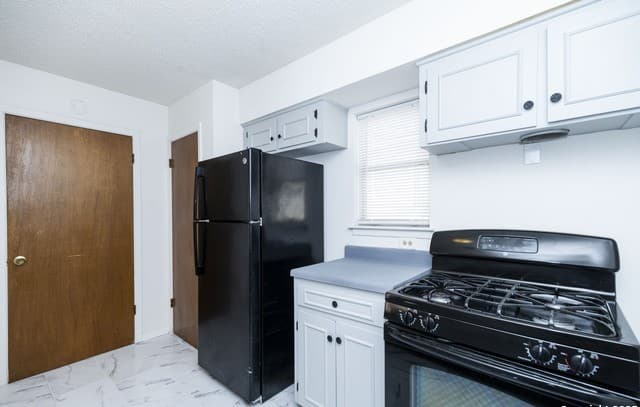 3-bedroom rental at 4507 Howard St in San Antonio, TX — photo 5
