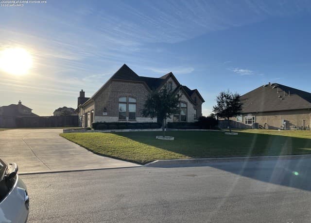 4-bedroom rental at 5923 Dewdrop Ln in Converse, TX — photo 2