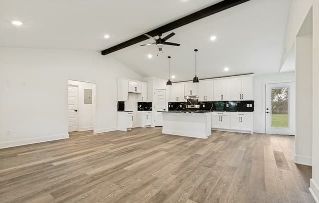 3-bedroom rental at 3065 Valley Rd in San Antonio, TX — photo 3