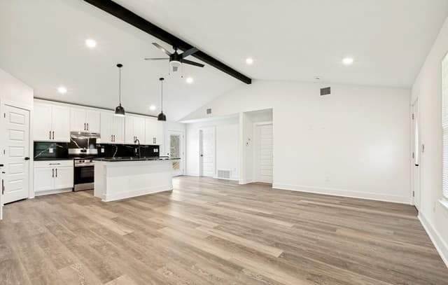 3-bedroom rental at 3065 Valley Rd in San Antonio, TX — photo 5