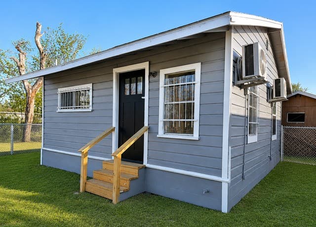 1-bedroom rental at 534 Sharmain Pl in San Antonio, TX — photo 1
