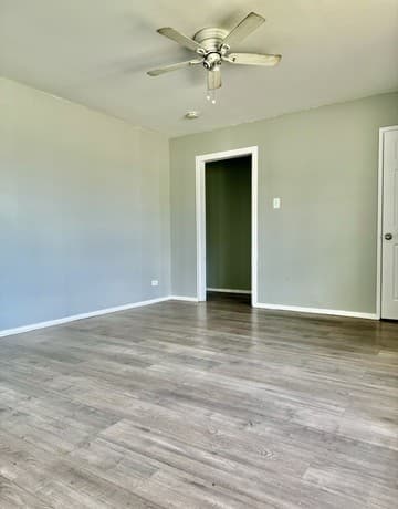3-bedroom rental at 502 Earlyway Dr in San Antonio, TX — photo 3