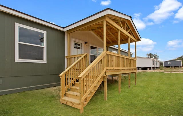 4-bedroom rental at 2284 Stevens Rd in Somerset, TX — photo 2