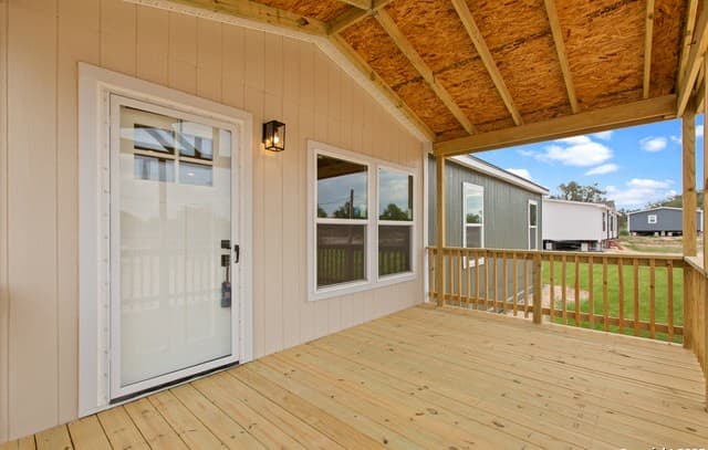 4-bedroom rental at 2284 Stevens Rd in Somerset, TX — photo 3
