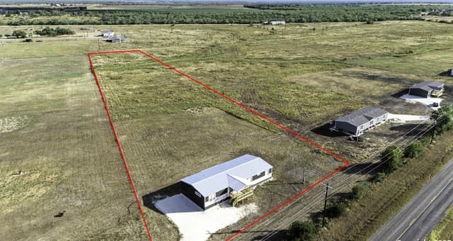 4-bedroom rental at 2479 Fm 1332 in Jourdanton, TX — photo 1