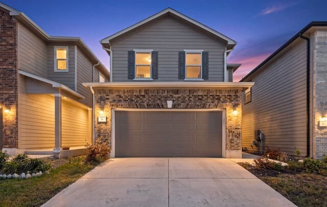 5-bedroom rental at 10643 W Military Dr Unit 6 in San Antonio, TX — photo 1