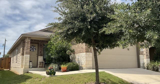 3-bedroom rental at 13407 Winemaker in San Antonio, TX — photo 1