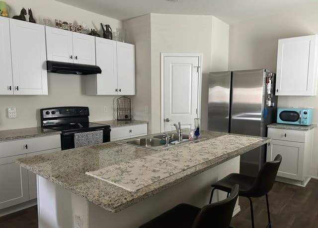 3-bedroom rental at 13407 Winemaker in San Antonio, TX — photo 3