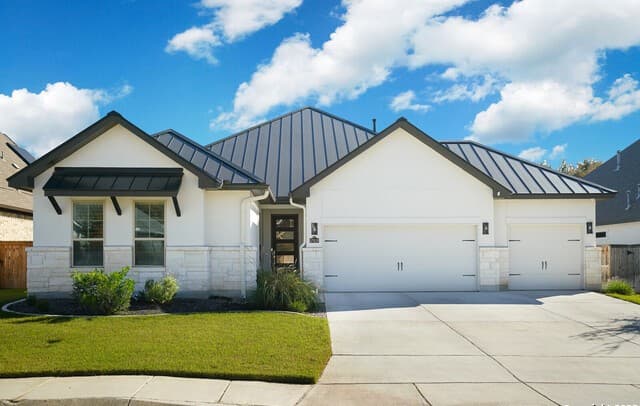 4-bedroom rental at 17618 Hillsedge in San Antonio, TX — photo 2