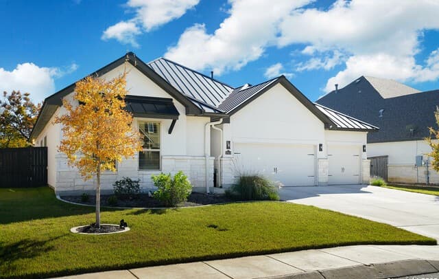 4-bedroom rental at 17618 Hillsedge in San Antonio, TX — photo 3