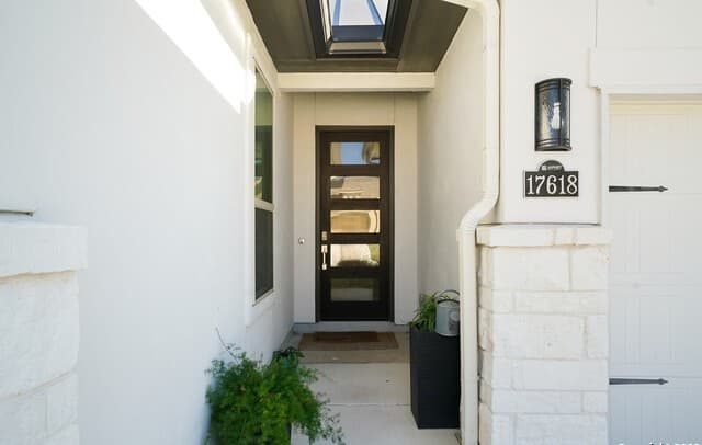 4-bedroom rental at 17618 Hillsedge in San Antonio, TX — photo 5
