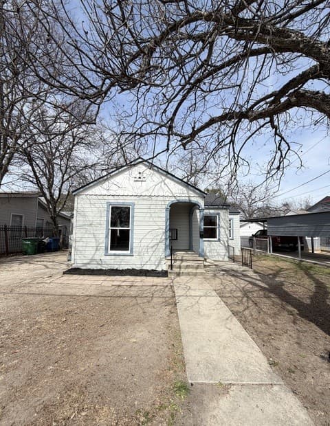 2-bedroom rental at 1351 W Theo in San Antonio, TX — photo 1
