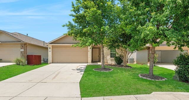 3-bedroom rental at 14037 Shivers CV in San Antonio, TX — photo 1