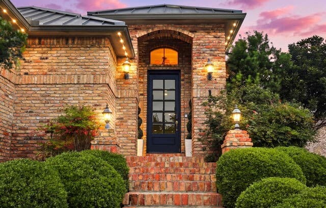 3-bedroom rental at 1 Somerset Arms in San Antonio, TX — photo 3