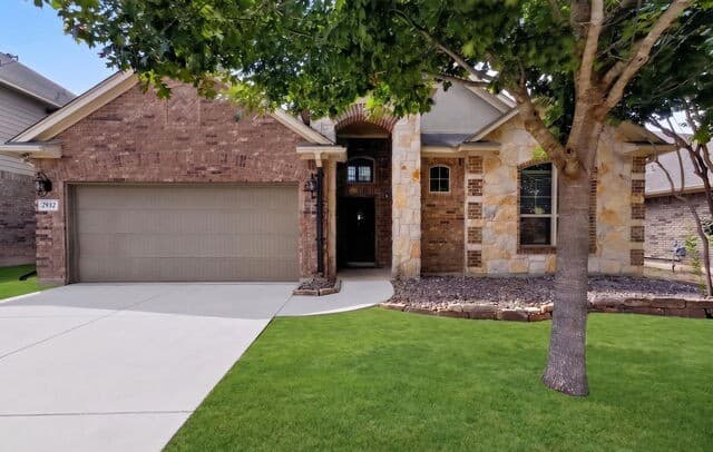 4-bedroom rental at 2932 Sunridge Dr in Schertz, TX — photo 2