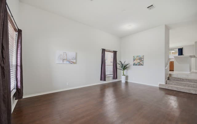 4-bedroom rental at 4943 Augusta Sq in San Antonio, TX — photo 5