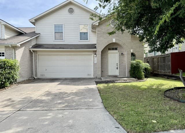 3-bedroom rental at 7707 Wexford Holw Unit 7707 in San Antonio, TX — photo 1