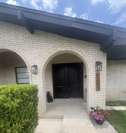 4-bedroom rental at 1103 Shadwell Dr in San Antonio, TX — photo 2