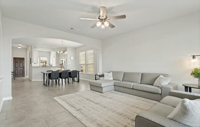 3-bedroom rental at 8240 Robin Gate in Selma, TX — photo 1