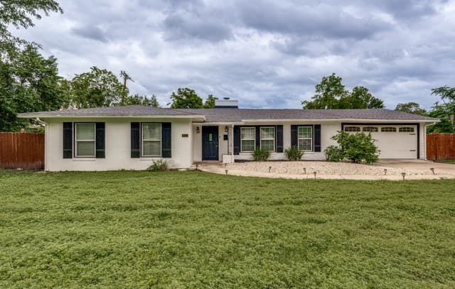 4-bedroom rental at 260 Wyanoke Dr in San Antonio, TX — photo 1
